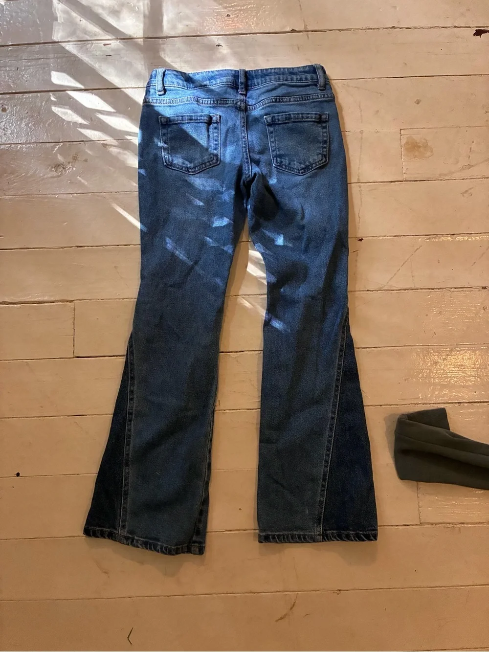 art class Two-Tone Panel Flare Jeans